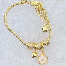 Load image into Gallery viewer, Flower Charm bracelet