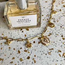 Load image into Gallery viewer, Victoria