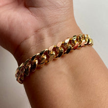 Load image into Gallery viewer, Dominique