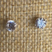 Load image into Gallery viewer, Classic Silver Circle Studs