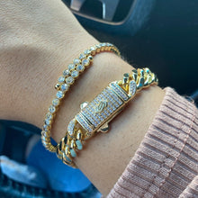 Load image into Gallery viewer, Dominique