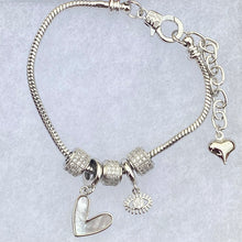 Load image into Gallery viewer, Heart Charm bracelet
